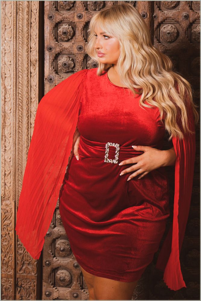  Plus Size Larette Cape Sleeve Velvet Dress- Red Z378-LE0095D-RD-1X